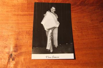 Vera Simone Fotokaartje gesigneerd beschikbaar voor biedingen