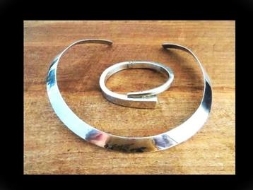 Bijzonder Elegante Design Zilveren Ketting en Armband! beschikbaar voor biedingen