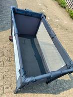 Campingbedje - Ideaal voor op reis!, Ophalen of Verzenden, Zo goed als nieuw, Rechthoekig, Wieltjes