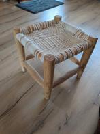 Houten krukje met touw zitting, Huis en Inrichting, Stoelen, Ophalen, Hout, Gebruikt, Bruin