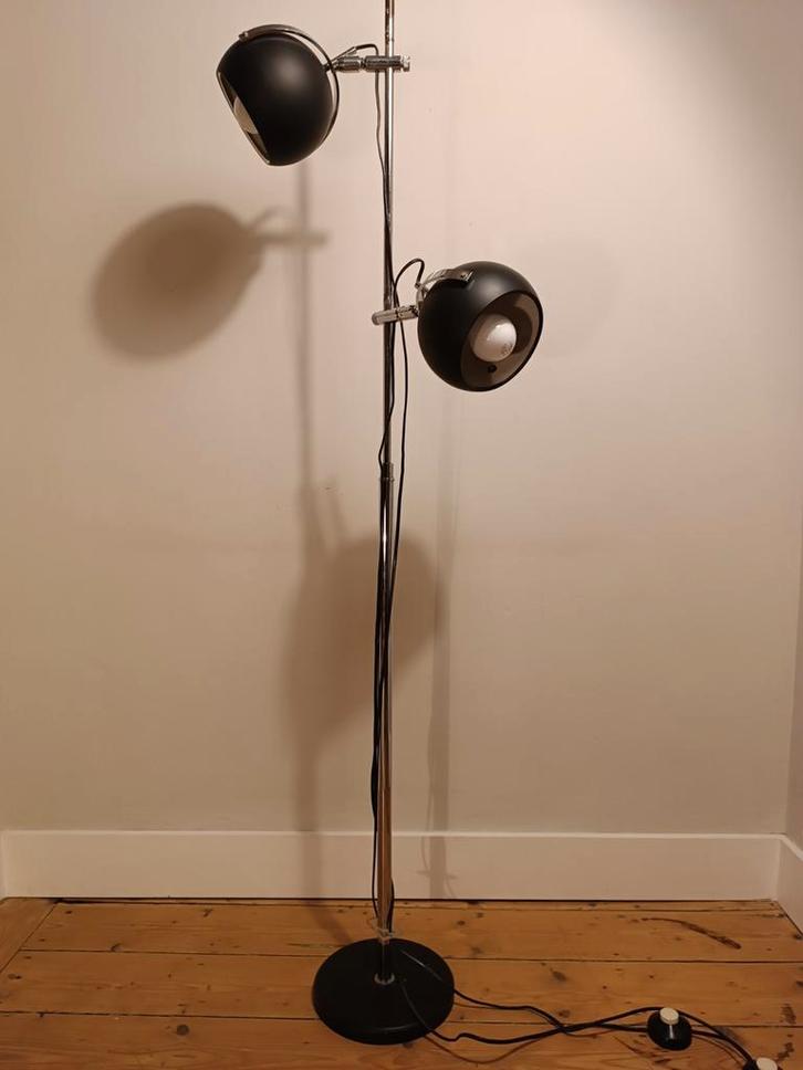 Vintage Eyeball vloerlamp Zwart, Huis en Inrichting, Lampen | Vloerlampen, Gebruikt, 100 tot 150 cm, Metaal, Ophalen