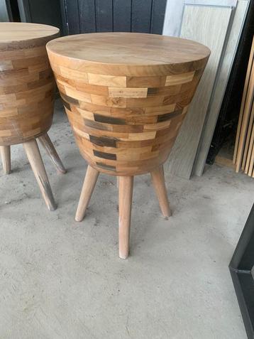 Teak kruk nieuw  beschikbaar voor biedingen