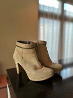 GRATIS beige hakken maat 37, Ophalen, Zo goed als nieuw, Beige