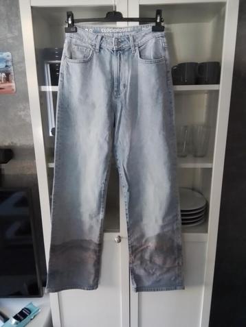 Leuke set voor een jonge meid maat S/M reeboks zijn 37,5 beschikbaar voor biedingen