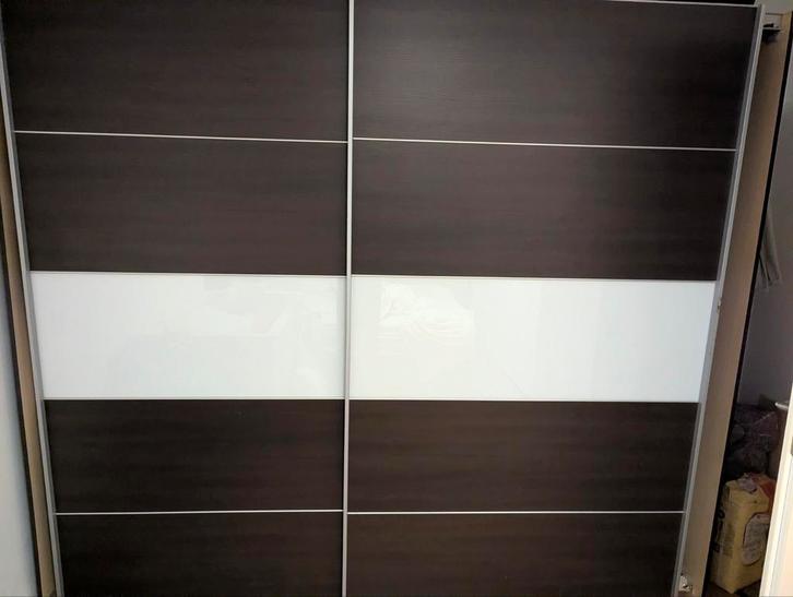 Ruime Schuifdeurkast - Donkerbruin/Wit, Huis en Inrichting, Kasten | Kledingkasten, Gebruikt, 150 tot 200 cm, 150 tot 200 cm, 50 tot 75 cm