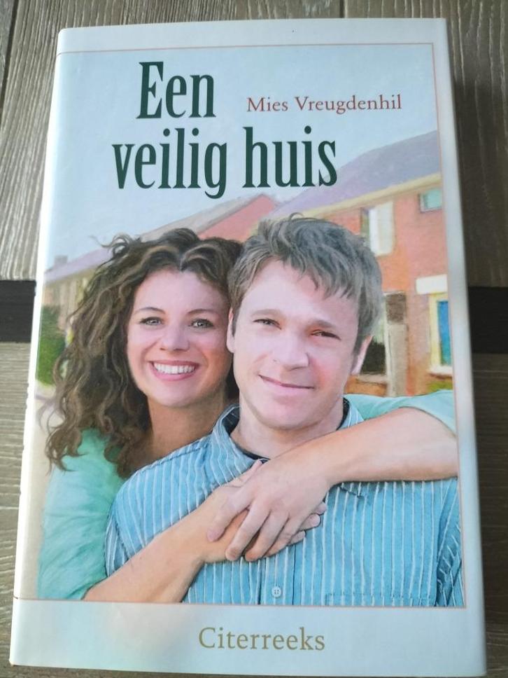 Mies Vreugdenhil Een veilig huis, Boeken, Romans, Zo goed als nieuw, Nederland, Ophalen of Verzenden