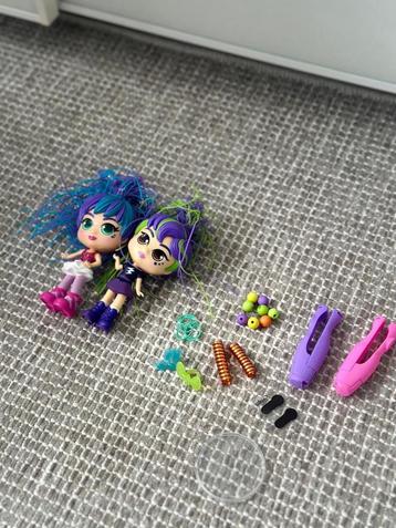 Curli Girls Poppen met Accessoires beschikbaar voor biedingen