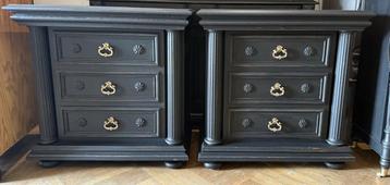 Set unieke identieke kasten zwart, 2 kasteel kastjes VdlM beschikbaar voor biedingen