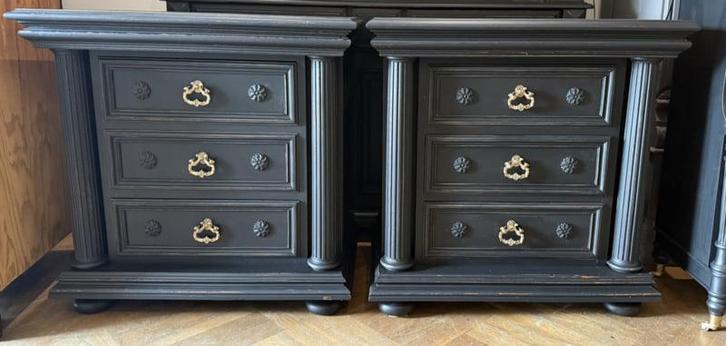 Set unieke identieke kasten zwart, 2 kasteel kastjes VdlM, Huis en Inrichting, Kasten | Ladekasten, Zo goed als nieuw, Minder dan 100 cm