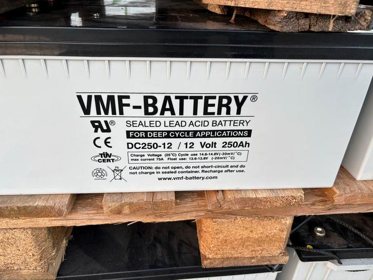 VMF Deep Cycle Batterij 250Ah, Doe-het-zelf en Verbouw, Zonnepanelen en Toebehoren, Gebruikt, Overige typen, Minder dan 100 wattpiek