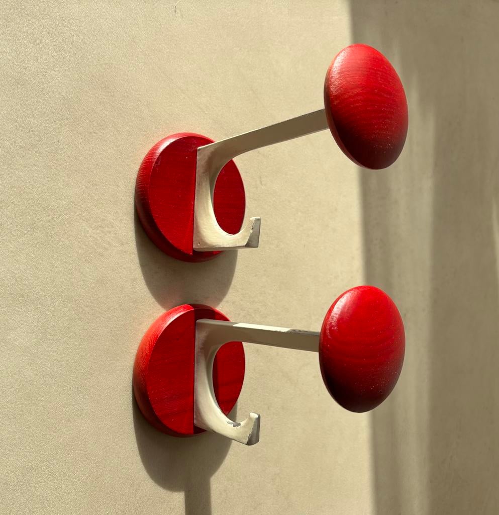 Houten space age kapstokhaken Schönbuch jaren 70 set van 2, Huis en Inrichting, Ophalen of Verzenden, Gebruikt, Hout, Wandhaken