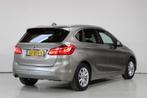 BMW 2 Serie Active Tourer 218i Luxury | Cam | Keyless | Trek, Auto's, 136 pk, Gebruikt, Lichtsensor, Bedrijf