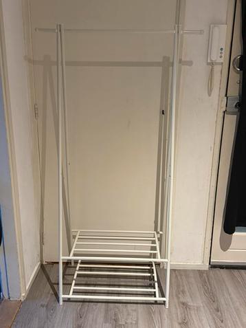 Metalen kledingrek wit beschikbaar voor biedingen