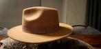 Hoed camel beige dames tiener, Ophalen of Verzenden, Zo goed als nieuw, One size fits all, Hoed