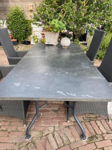 Tuin tafel + 5 stoelen beschikbaar voor biedingen