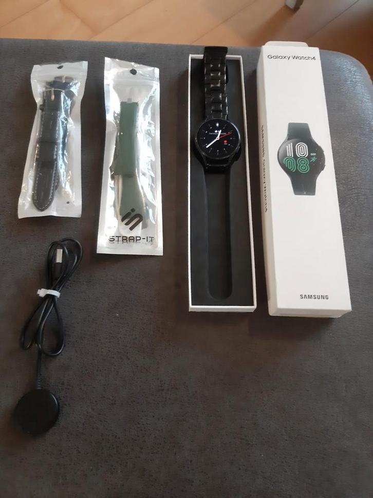 Galaxy smart watch 4 als nieuw, Sieraden, Tassen en Uiterlijk, Smartwatches, Zo goed als nieuw, Android, Zwart, Ophalen of Verzenden