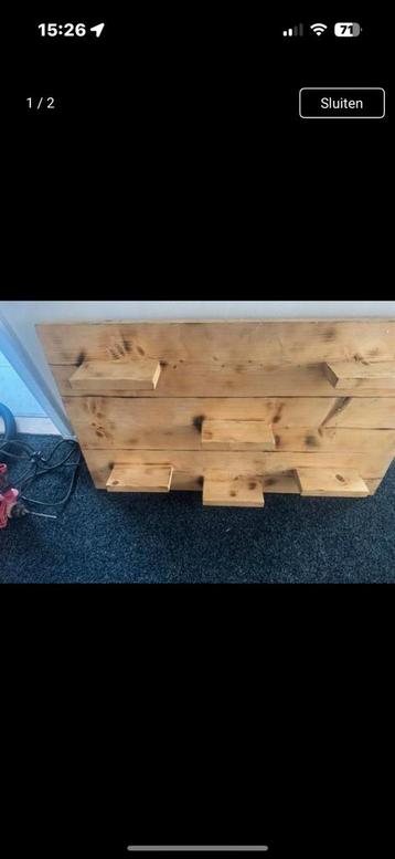 Houten wandbord  beschikbaar voor biedingen