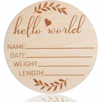 Houten cirkel Hello World beschikbaar voor biedingen