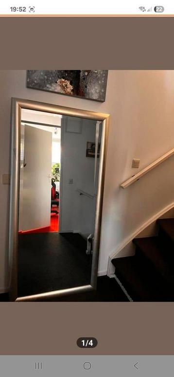 Grote Spiegel met Zilveren Lijst beschikbaar voor biedingen