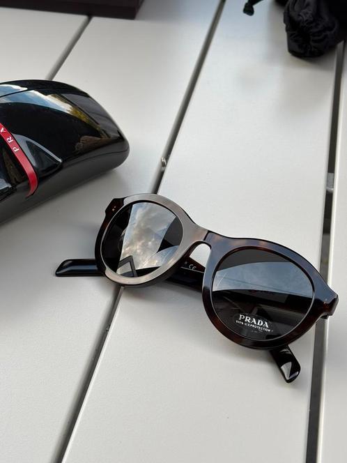 Prada conceptual zonnebril, Sieraden, Tassen en Uiterlijk, Zonnebrillen en Brillen | Heren, Zo goed als nieuw, Verzenden