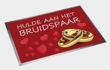 Feestelijke deurmat hulde aan het bruidspaar beschikbaar voor biedingen