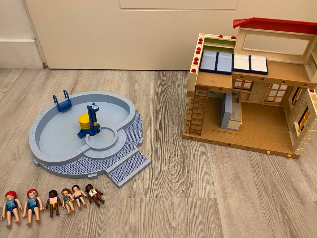 Playmobil Campinghuisje & Zwembad – Set, Ophalen, Zo goed als nieuw, Poppenhuis