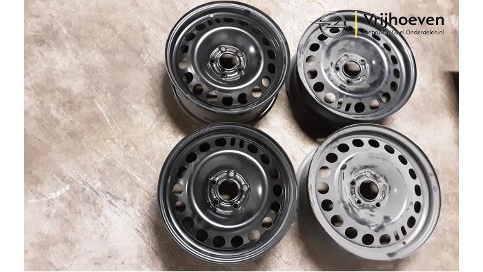 Velgen set van een Opel Zafira B (Zafira B 05-), Auto-onderdelen, Banden en Velgen, Personenwagen, Gebruikt, 3 maanden garantie