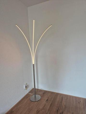 Mooie staande palmboom-lamp staal, dimbaar. beschikbaar voor biedingen