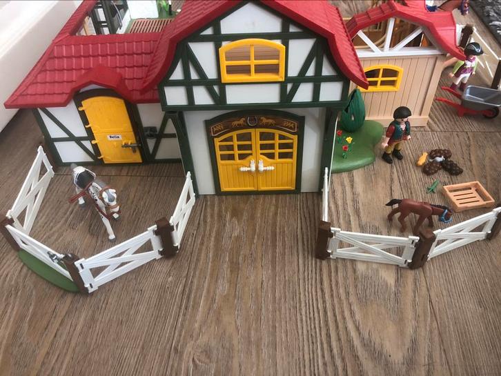 Playmobil manege met uitbreiding, Kinderen en Baby's, Speelgoed | Playmobil, Zo goed als nieuw, Ophalen of Verzenden