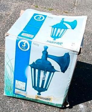Massive buitenlamp  beschikbaar voor biedingen