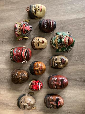 Topeng maskers beschikbaar voor biedingen