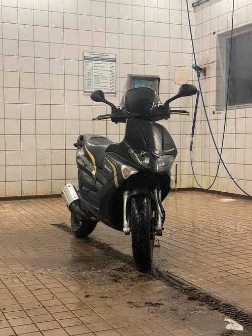 Gilera runner 180cc SP Rst 172 cc mallosi 2 takt, Fietsen en Brommers, Scooters | Piaggio, Zo goed als nieuw, Tweetakt, Ophalen