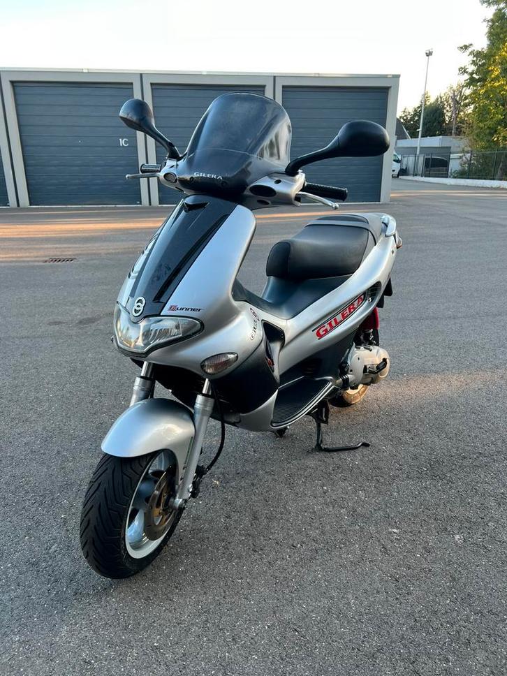 Gilera runner 180cc, Fietsen en Brommers, Scooters | Piaggio, Zo goed als nieuw, Overige modellen, Tweetakt, Ophalen
