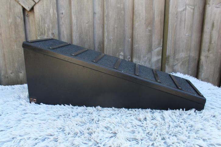 NIEUW trapje in zwart of wit (voor bank of bed), Dieren en Toebehoren, Honden-accessoires, Nieuw, Ophalen of Verzenden