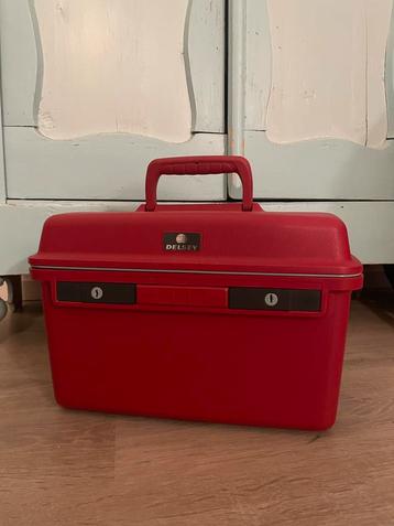 Vintage rode Delsey beautycase retro