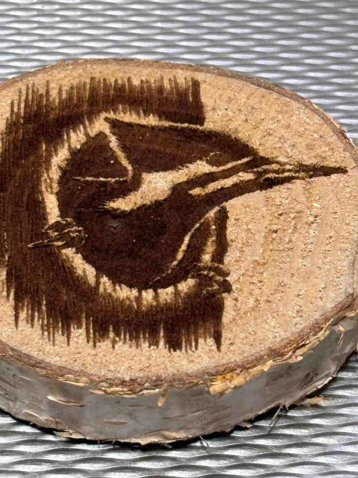 Specht op Houtschijf - Lasergravure woodpecker, Huis en Inrichting, Woonaccessoires | Wanddecoraties, Nieuw, Verzenden