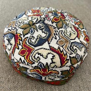 Tubeteika, traditioneel hooddeksel uit Centraal Azië beschikbaar voor biedingen