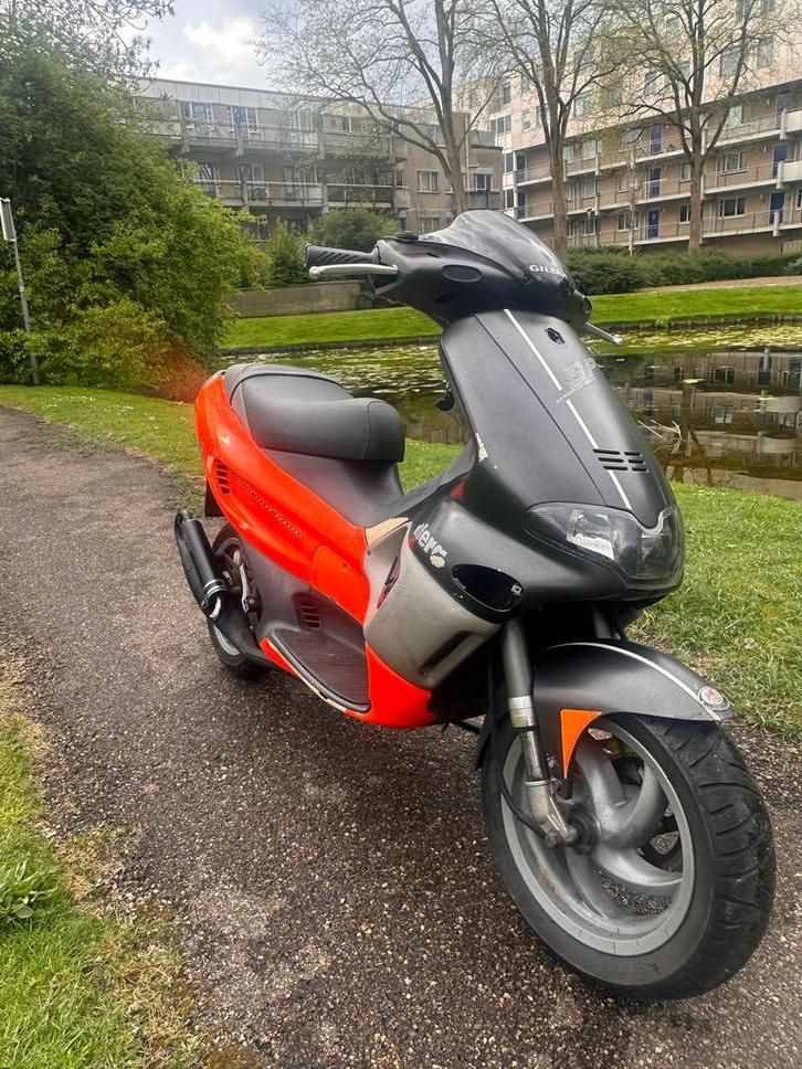 Gilera runner 70cc, Fietsen en Brommers, Scooters | Piaggio, Zo goed als nieuw, Overige modellen, Tweetakt, Ophalen