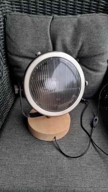 Vintage Stijlvolle lamp beschikbaar voor biedingen