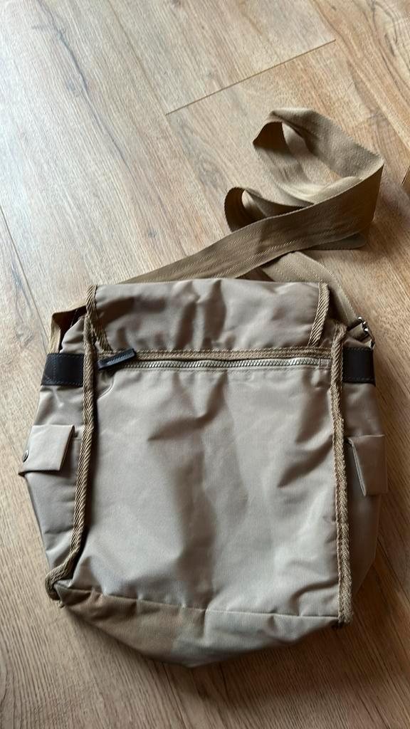 Schoudertas - Beige, Sieraden, Tassen en Uiterlijk, Tassen | Rugtassen, Gebruikt, Overige merken, 25 tot 40 cm, 30 tot 45 cm, Ophalen of Verzenden