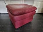 prachtige bordeau rode echt leren poef, Huis en Inrichting, Banken | Voetenbanken en Poefen, Ophalen, Leer, Zo goed als nieuw