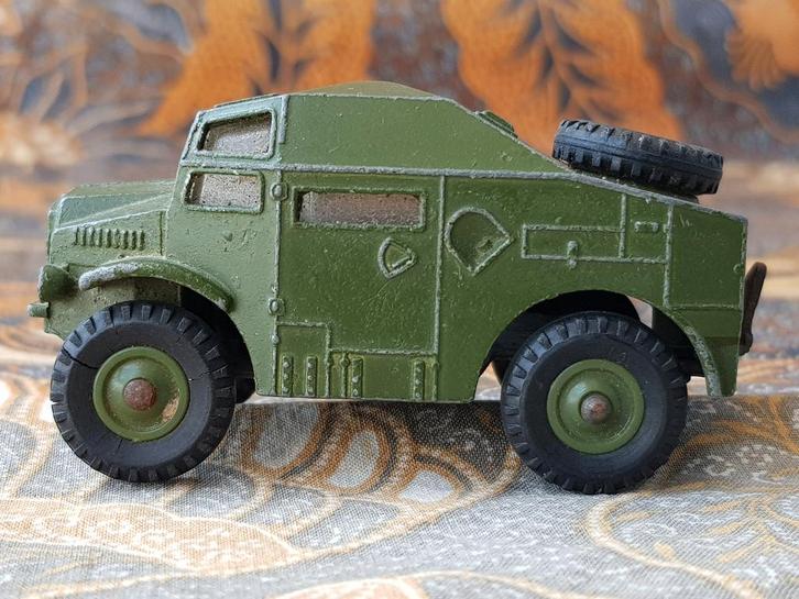 Mooi oud militaria model Dinky Toys 688 uit Engeland 7,5 cm., Antiek en Kunst, Antiek | Speelgoed, Ophalen of Verzenden