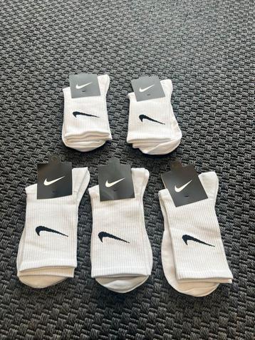 Nieuwe Nike Sokken - Set van 3+ beschikbaar voor biedingen