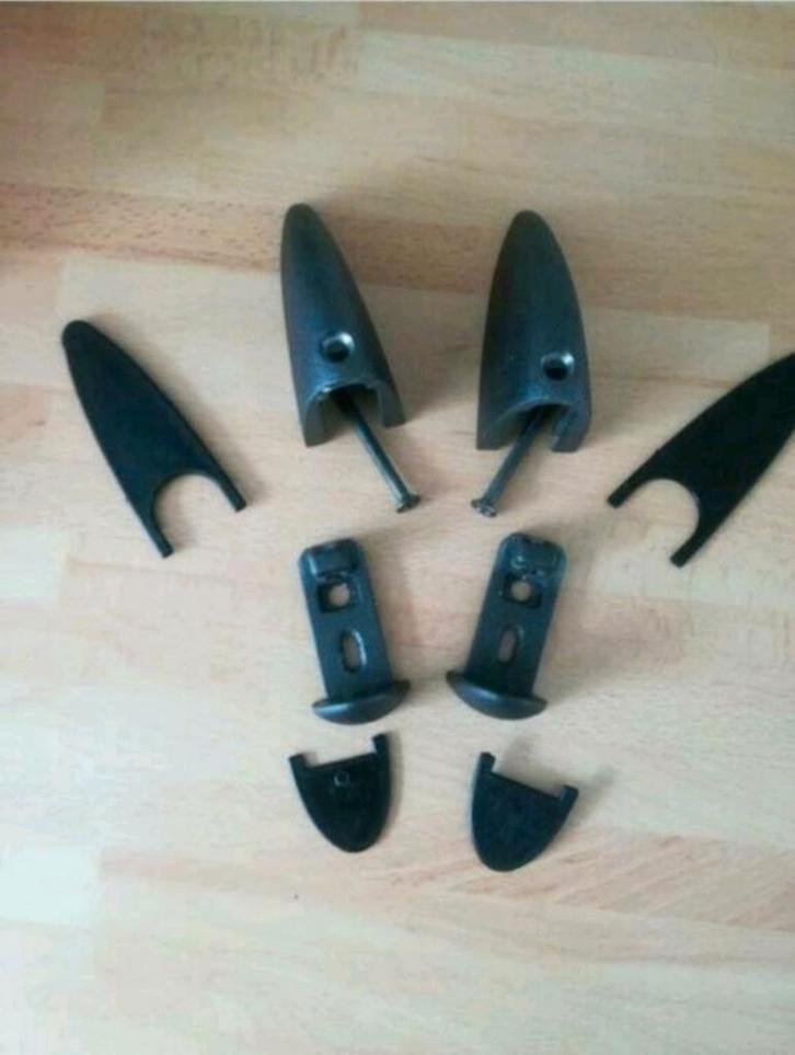 Twee donkergrijze metallic planksteunen.
Verstelbaar., Doe-het-zelf en Verbouw, IJzerwaren en Bevestigingsmiddelen, Ophalen of Verzenden