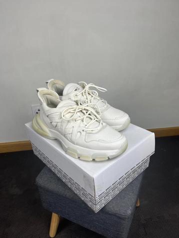 Nieuwe leren sneakers van het merk Bronx beschikbaar voor biedingen
