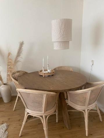 Mooie vintage webbing stoelen beschikbaar voor biedingen