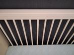 Houten stevig ledikantje met matras verstelbaar bijna gratis, Ophalen, Gebruikt, Minder dan 140 cm, Matras
