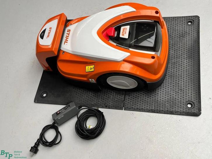 Stihl Gebruikte Robotmaaier Rmi 422 incl. oplader maairobot, Tuin en Terras, Hand-tuingereedschap, Gebruikt