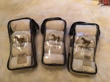 Witte elastische bandages beschikbaar voor biedingen