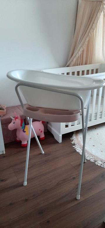 Baby bad met bebe jou standaard beschikbaar voor biedingen